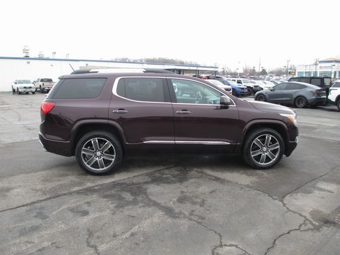 Used 2017 GMC Acadia Denali image 5