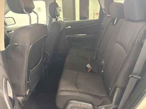 Used 2014 Dodge Journey SXT w/ Flexible Seating Group image 21