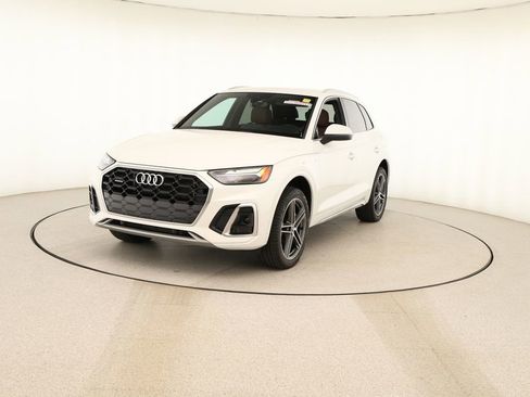 Certified 2022 Audi Q5 e Premium w/ Convenience Package image 11