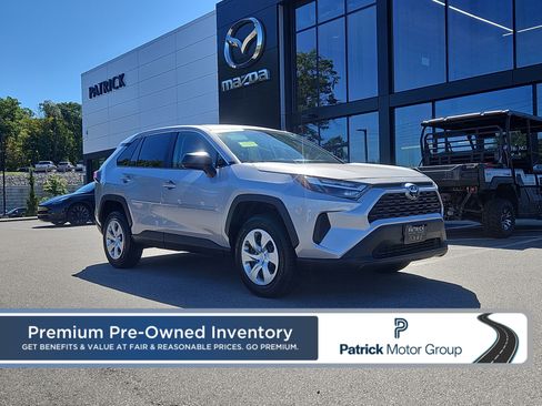 Used 2023 Toyota RAV4 LE AWD/4WD image 1