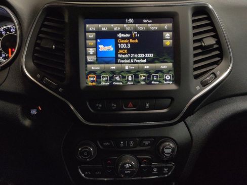 Used 2023 Jeep Cherokee Altitude Lux image 25