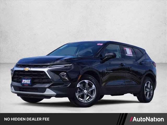 Used 2025 Chevrolet Blazer LT FWD image 1