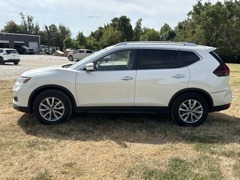 Certified 2020 Nissan Rogue SV FWD image 3