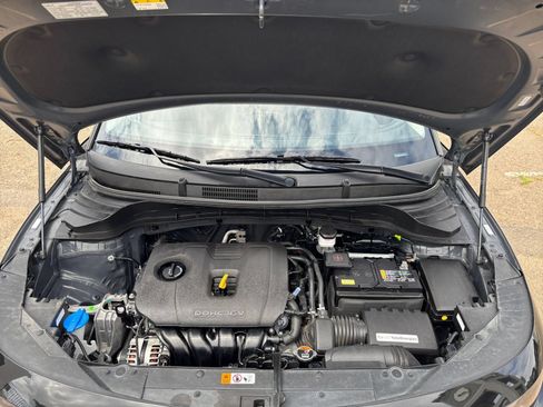 Used 2025 Kia Soul LX w/ LX Technology Package FWD image 30
