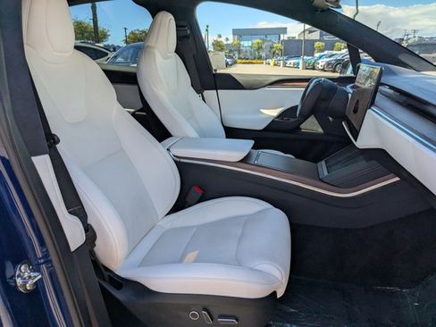 Used 2022 Tesla Model X image 22