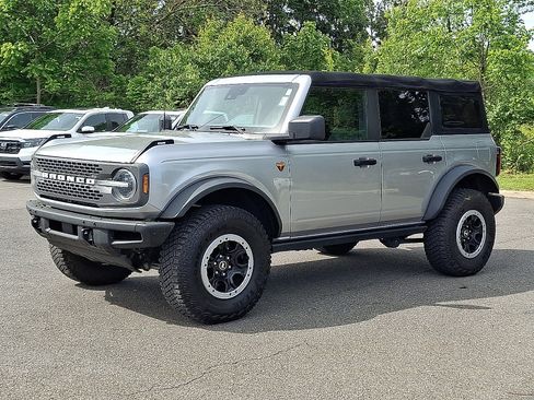 Used 2022 Ford Bronco Badlands w/ Sasquatch Package AWD/4WD image 3