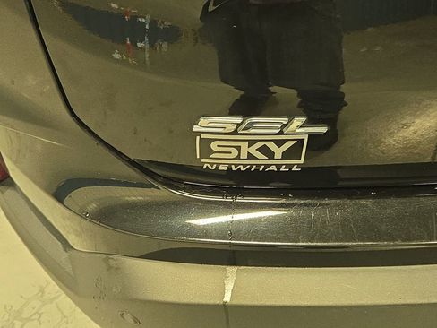 Used 2022 Ford Edge SEL w/ Sport Appearance Package image 41