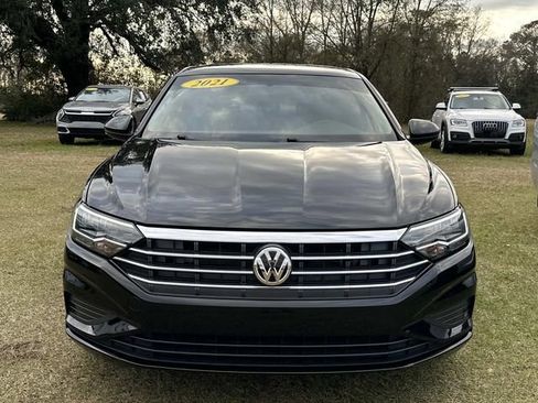 Used 2021 Volkswagen Jetta SE image 2