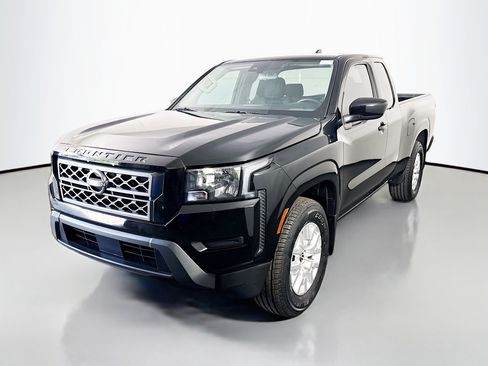 Used 2023 Nissan Frontier SV w/ Technology Package RWD image 4