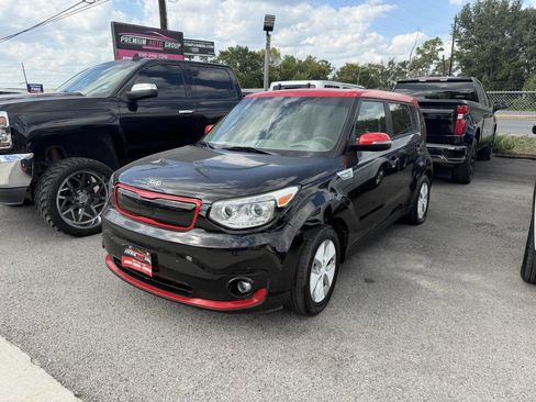 Used 2016 Kia Soul EV + image 1