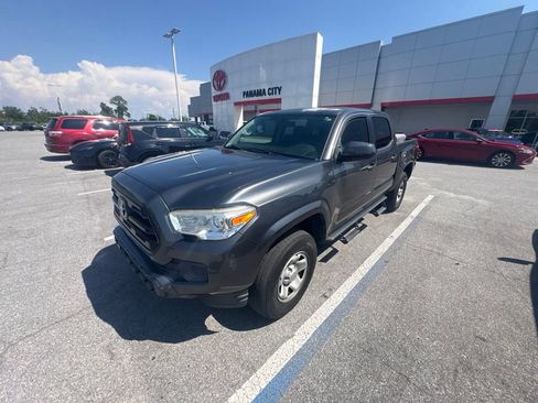 Used 2017 Toyota Tacoma SR RWD image 8