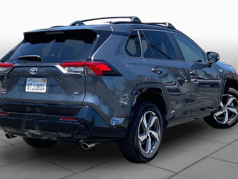 Used 2021 Toyota RAV4 SE w/ Weather & Moonroof Package AWD/4WD image 12
