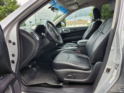 Used 2013 Nissan Pathfinder SV w/ Cargo Pkg FWD image 4