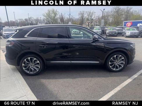 Used 2022 Lincoln Nautilus Reserve AWD/4WD image 9