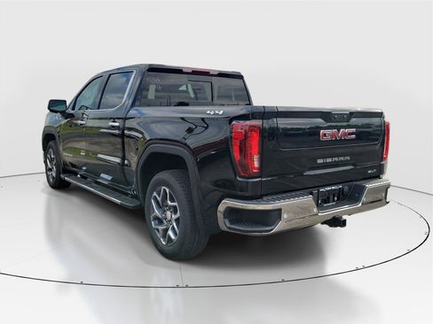 New 2026 GMC Sierra 1500 SLT image 3