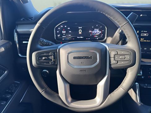 Used 2025 GMC Sierra 2500 Denali image 16