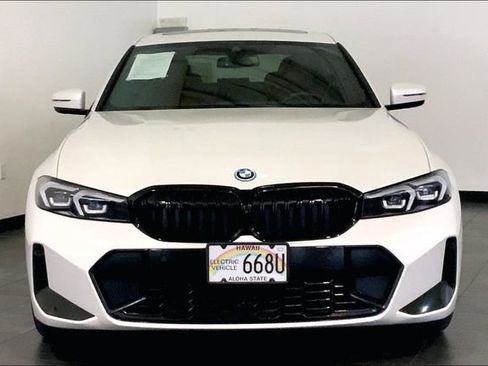 Used 2023 BMW 330e w/ M Sport Package RWD image 3