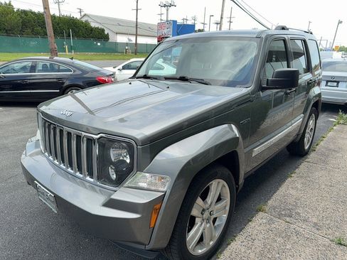 Used 2012 Jeep Liberty Limited Jet AWD/4WD image 5
