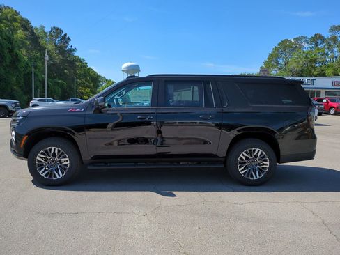 New 2026 Chevrolet Suburban Z71 w/ Comfort Package AWD/4WD image 7