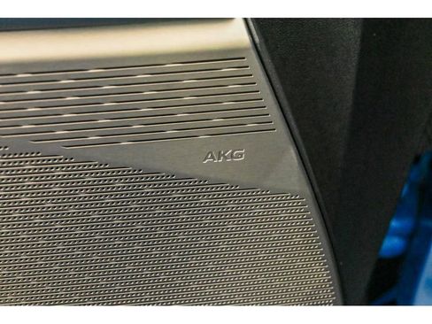 New 2026 Cadillac Optiq Luxury 2 image 19