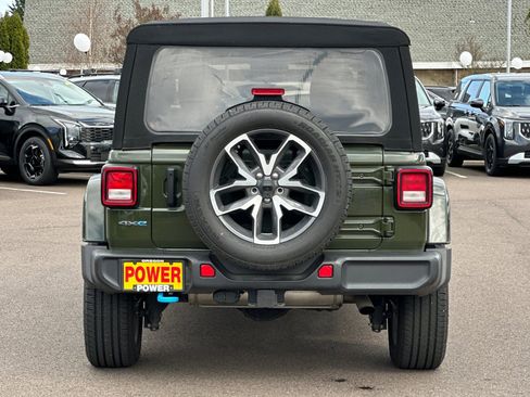 Used 2024 Jeep Wrangler Unlimited w/ Technology Group image 5