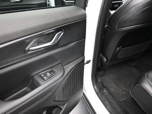 Used 2025 Jeep Grand Cherokee Altitude AWD/4WD image 18