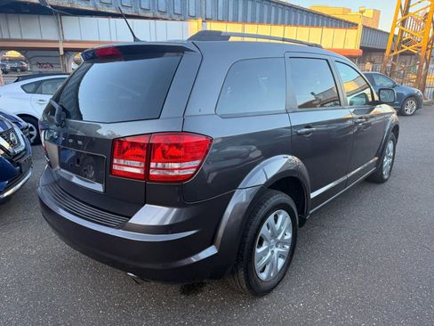 Used 2017 Dodge Journey SE w/ Flexible Seating Group image 5