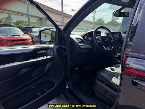 Used 2019 Dodge Grand Caravan GT FWD image 21