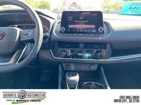 Used 2026 Nissan Rogue SV AWD/4WD image 18