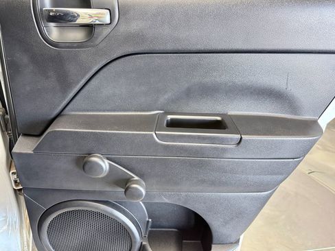 Used 2016 Jeep Patriot Sport image 16