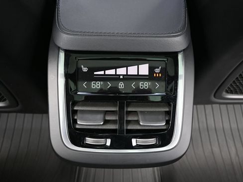 Used 2024 Volvo XC90 B5 Plus AWD/4WD image 44