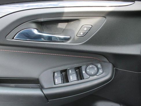 Used 2023 Chevrolet TrailBlazer RS w/ Sun and Liftgate Package image 15