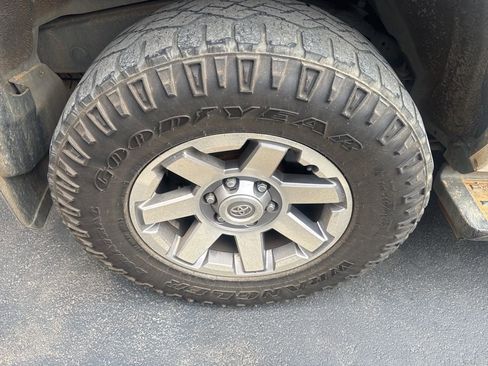 Used 2016 Toyota 4Runner Trail image 14