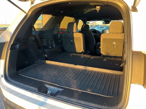 Used 2025 Honda Pilot Sport image 9