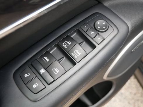 Used 2016 Jeep Grand Cherokee High Altitude AWD/4WD image 13