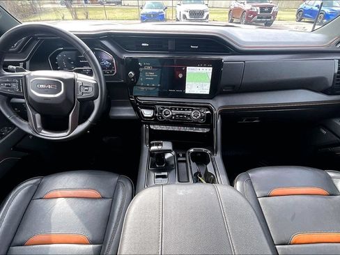 Used 2025 GMC Sierra 1500 AT4 w/ AT4 Premium Package AWD/4WD image 18