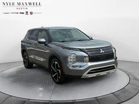 Used 2024 Mitsubishi Outlander FWD image 2