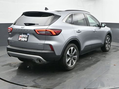 Used 2024 Ford Escape Platinum image 10