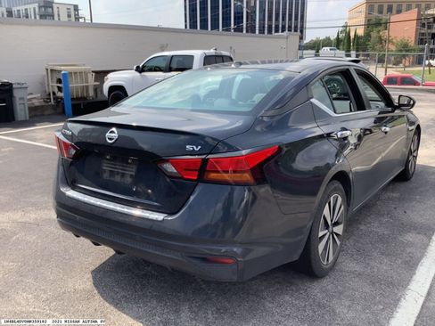 Used 2021 Nissan Altima 2.5 SV FWD image 6