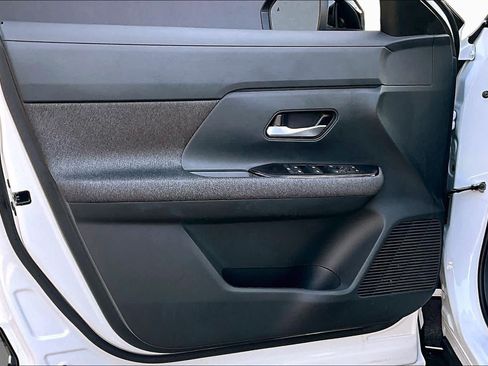 Certified 2026 Nissan Kicks SV FWD image 21