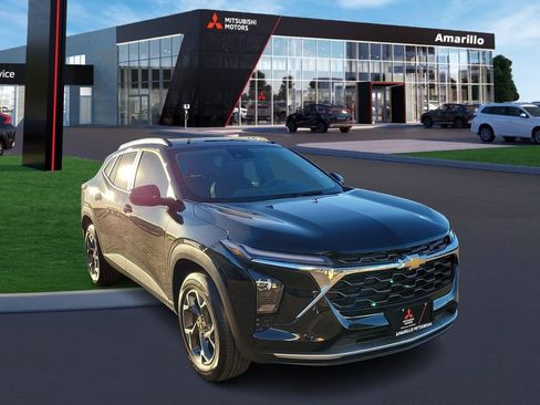 Used 2025 Chevrolet Trax LT image 4