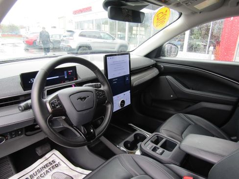 Used 2025 Ford Mustang Mach-E Premium image 13