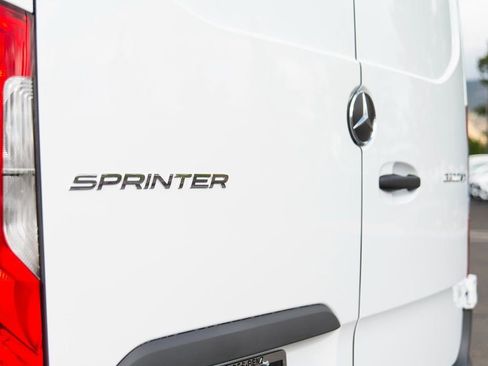 Used 2024 Mercedes-Benz Sprinter 3500 image 18