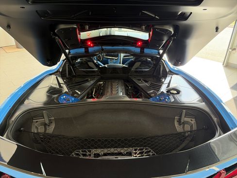 Used 2021 Chevrolet Corvette Stingray Premium Cpe w/ Z51 Performance Package image 28