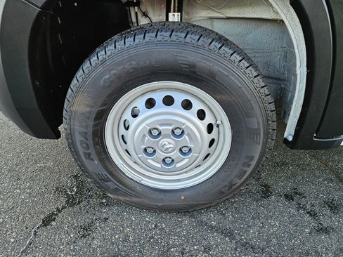 Used 2025 RAM ProMaster 2500 w/ Safety Group image 9