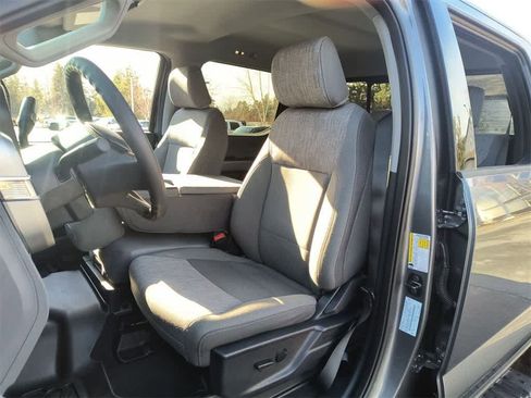 Used 2024 Ford F250 XLT w/ Black Appearance Package image 12