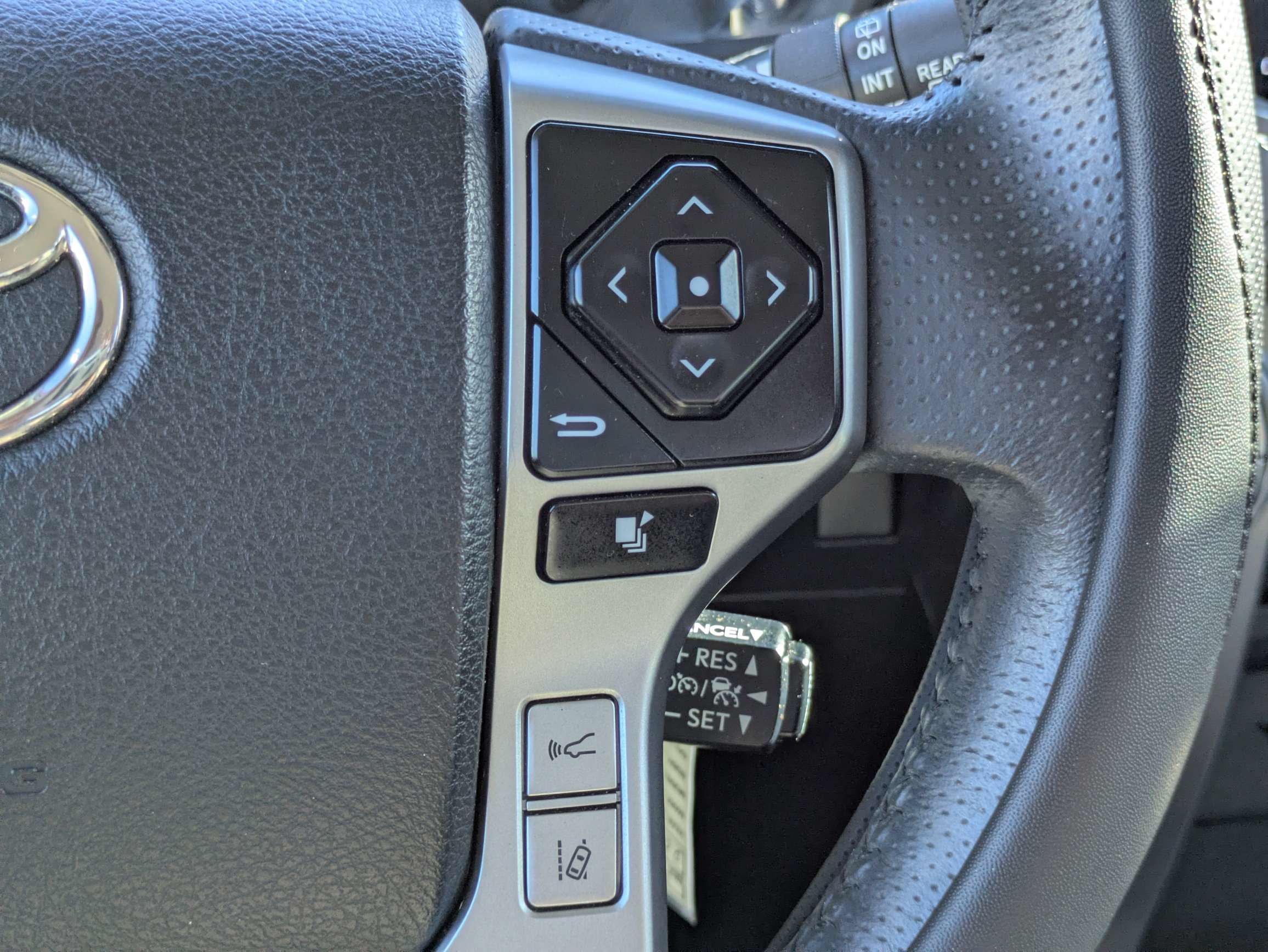 Used 2022 Toyota 4Runner SR5 RWD image 26
