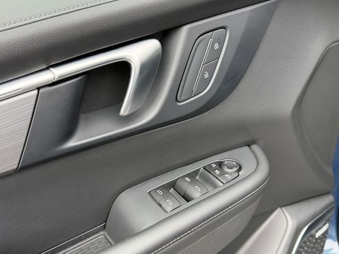 Used 2025 Buick Enclave Preferred image 14