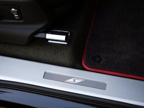 Used 2022 Bentley Bentayga image 26