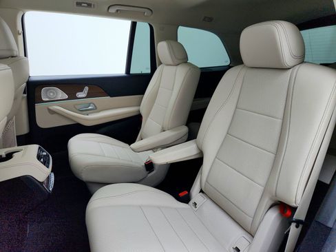 Certified 2023 Mercedes-Benz GLS 450 4MATIC image 27